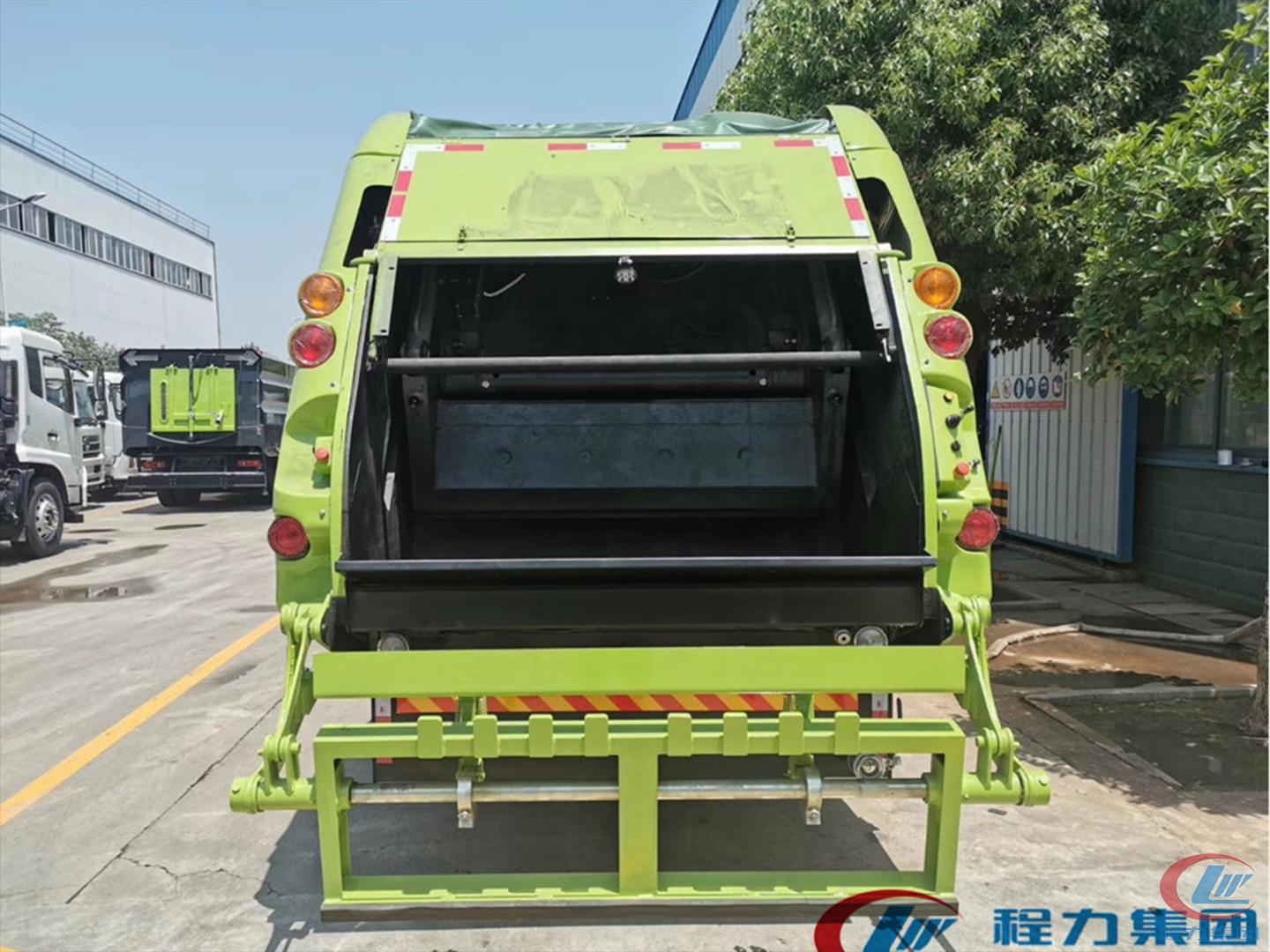 國(guó)六12方解放J6壓縮垃圾車(chē)