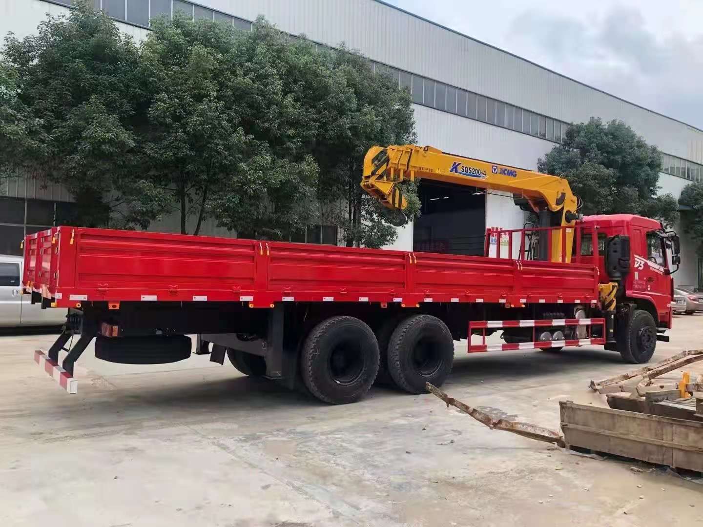 國(guó)六東風(fēng)暢行D3??后八輪隨車(chē)吊