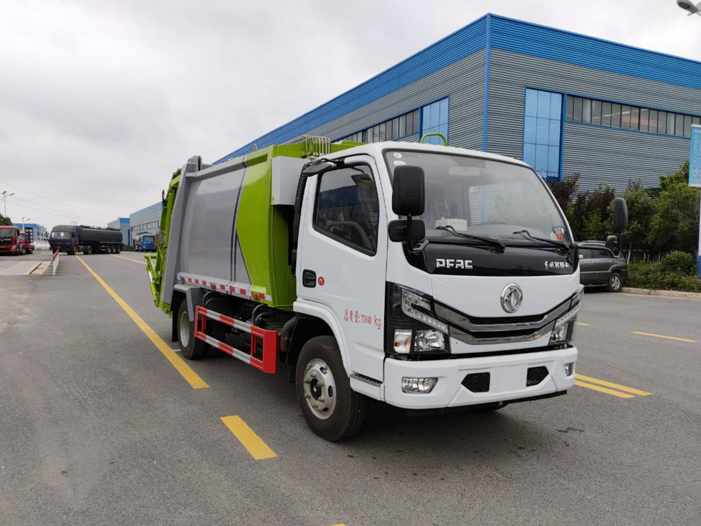 東風(fēng)多利卡6方壓縮垃圾車(chē)