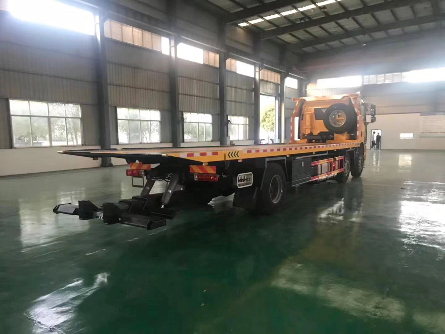 國(guó)六解放小三軸一拖二清障車(chē)