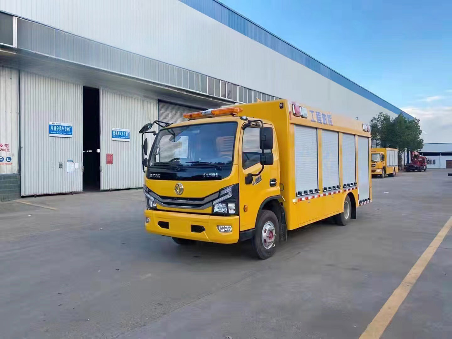 東風(fēng)多利卡搶險(xiǎn)車(chē)