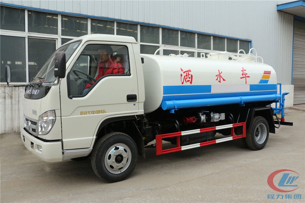 程力汽車(chē)福田國(guó)三5方不上戶(hù)灑水車(chē)側(cè)面圖