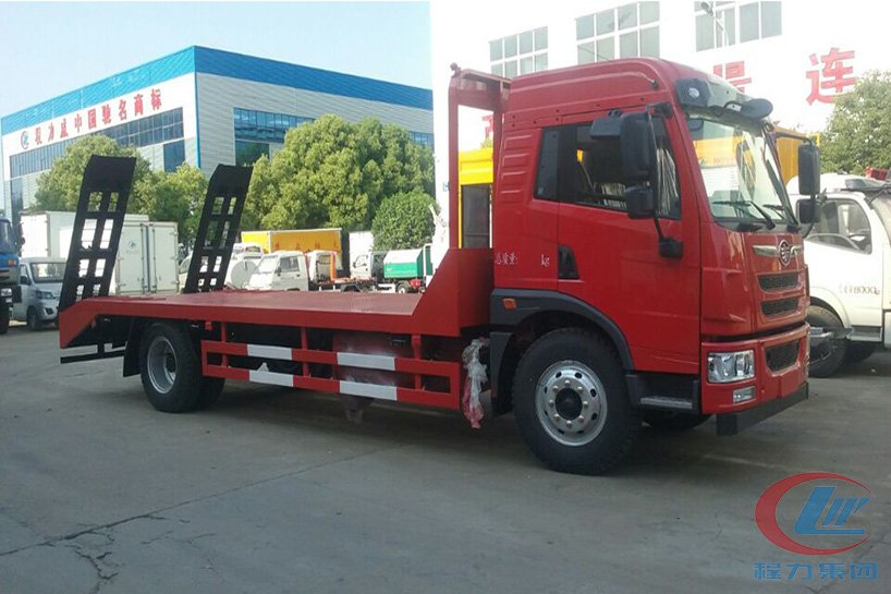解放龍v平板運(yùn)輸車(chē)側(cè)面圖