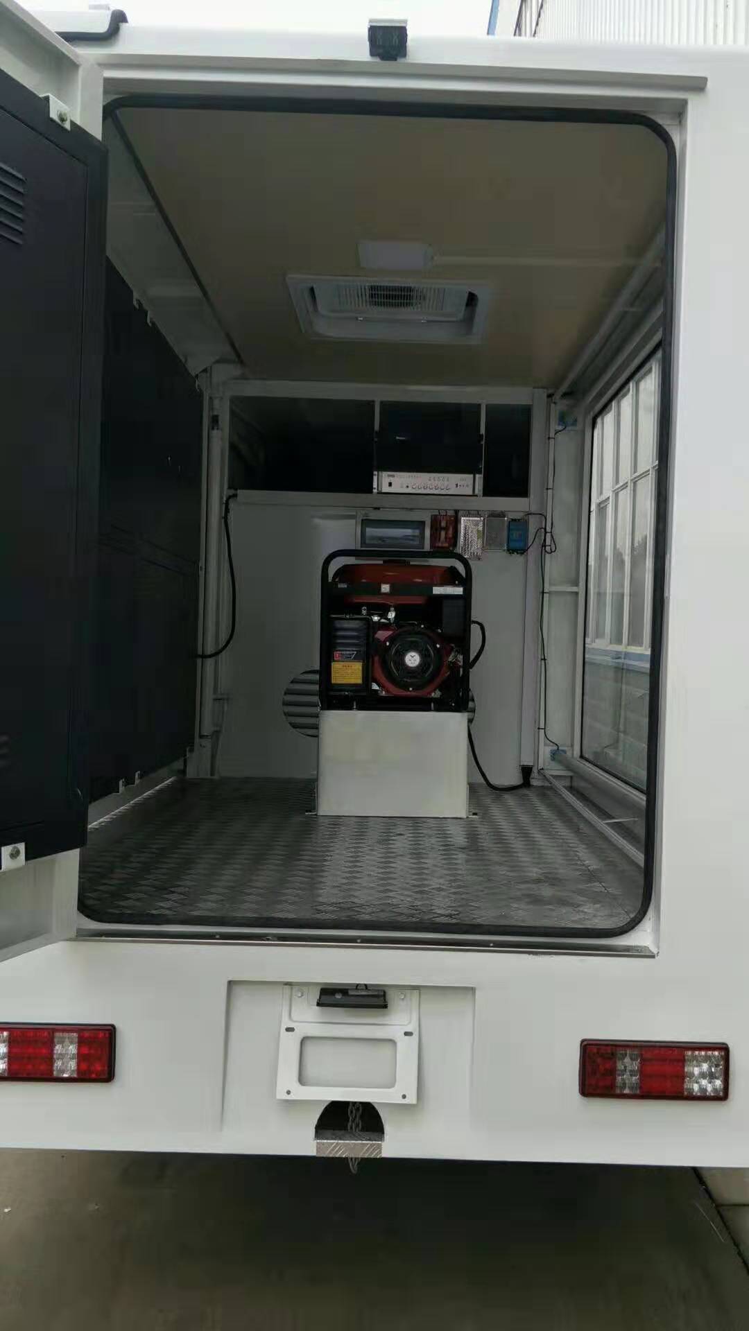 宣傳車(chē)