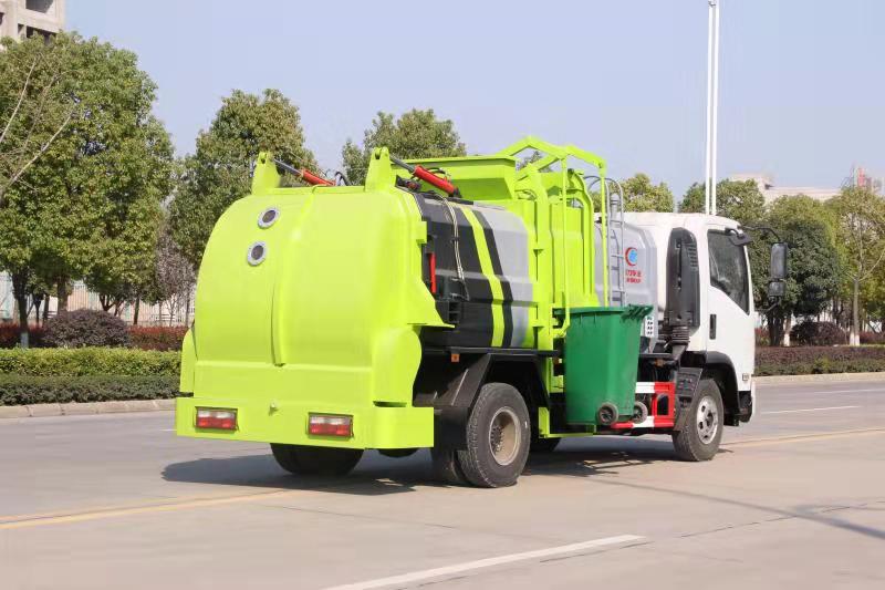 東風(fēng)御虎方形罐體餐廚垃圾車(chē)