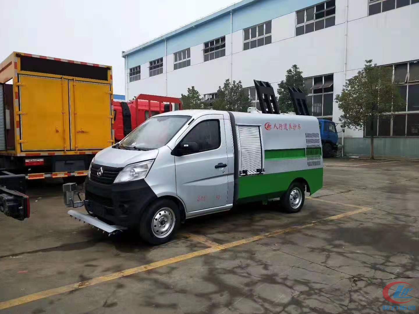 程力集團(tuán)長(zhǎng)安路面清洗車(chē)