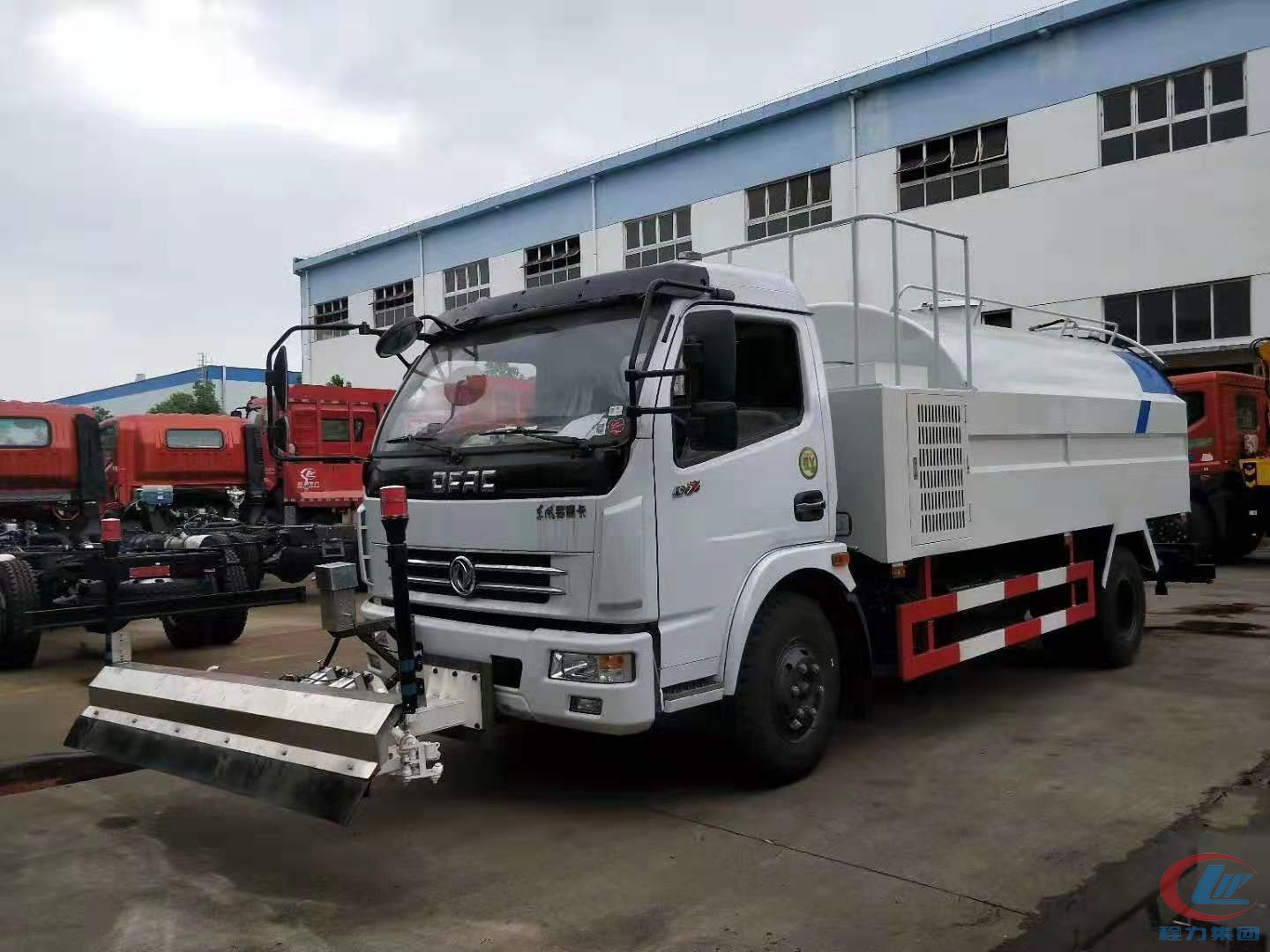 東風(fēng)大多利卡高壓清洗車，多利卡D7路面清洗車