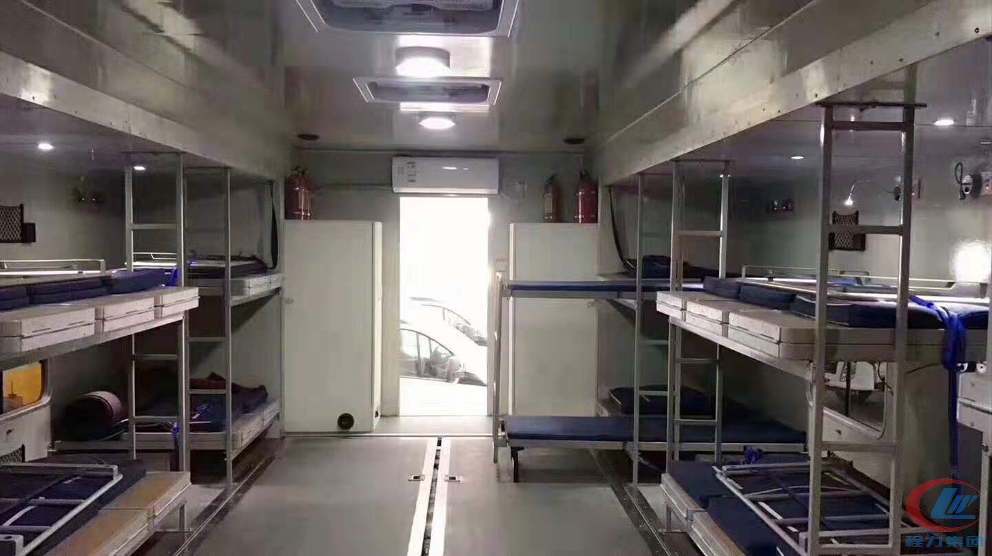 五十鈴宿營(yíng)車(chē)內(nèi)景圖片
