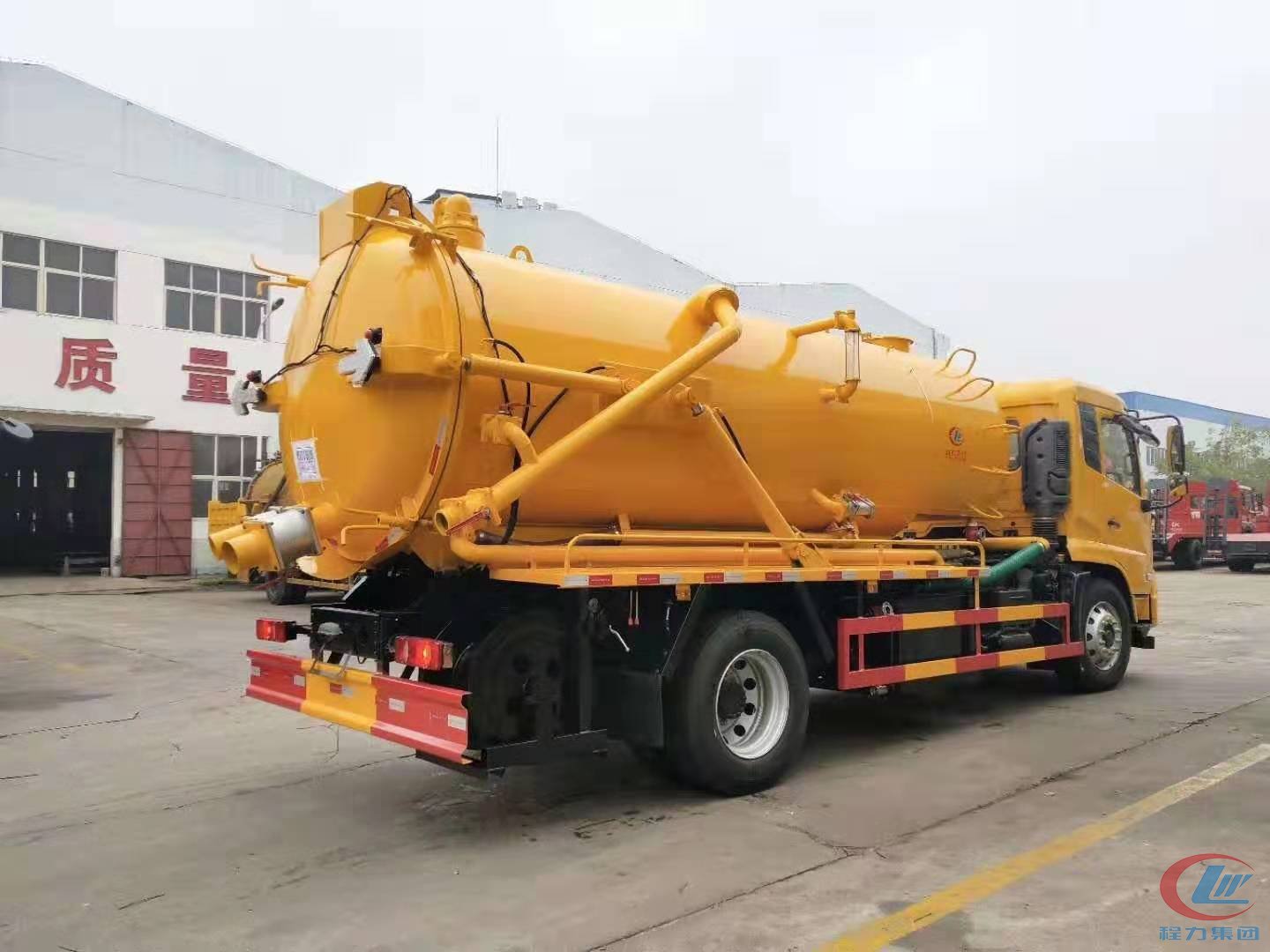 東風(fēng)天錦一體罐清洗吸污車(chē)