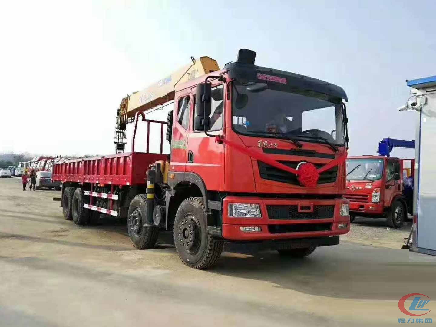 湖北程力東風(fēng)特商16噸隨車(chē)吊高清圖