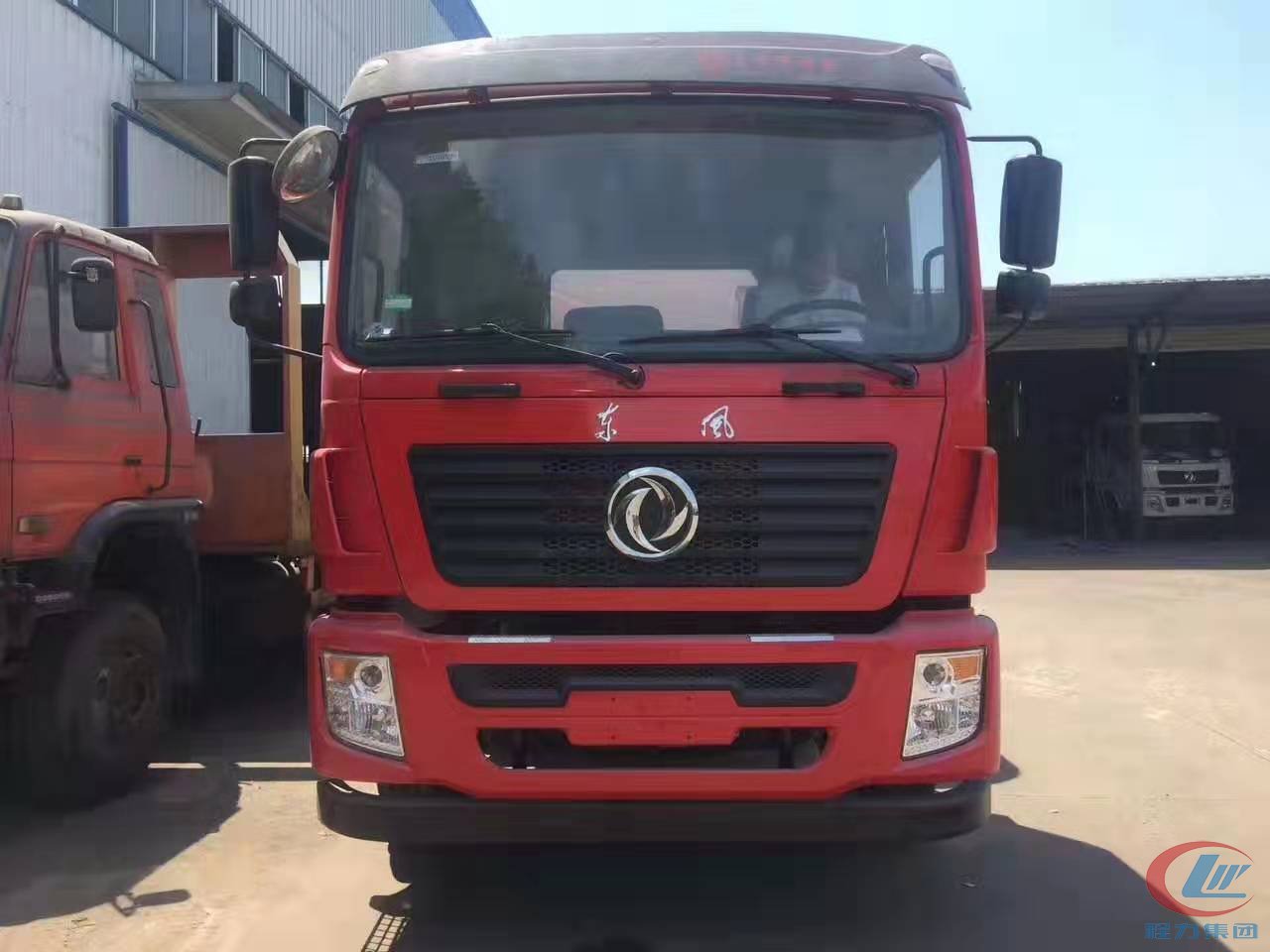 東風(fēng)40粉粒物料運(yùn)輸車(chē)側(cè)面圖