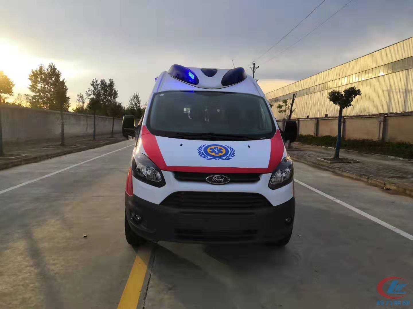 福特V362國(guó)六高端航空版救護(hù)車(chē)