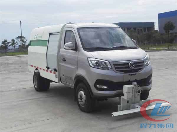 東風(fēng)程力純電動路面養(yǎng)護(hù)車